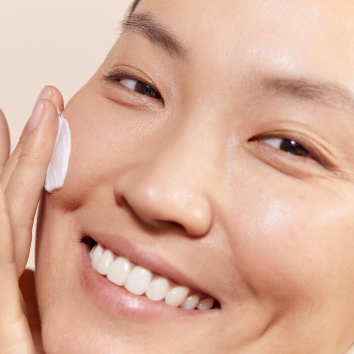 Avene Tolerance Hydra-10 Fluide Bakım Kremi 40 ml