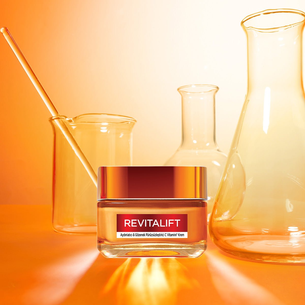 Loreal Paris Revitalift Clinical Aydınlatıcı & Gözenek Pürüzsüzleştirici C Vitamini Krem