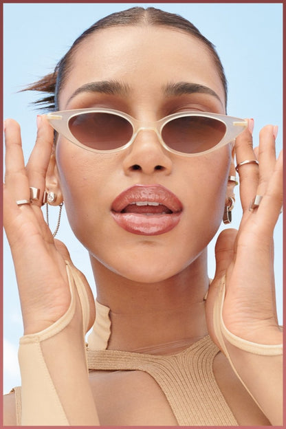 Maybelline New York Lifter Liner Dudak Kalemi- 04 Out of Line