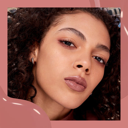 Maybelline New York Super Stay Vinyl Ink Uzun Süre Kalıcı Likit Parlak Ruj 110 Awestruck